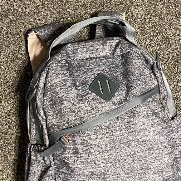 Adidas backpack gray and light pink in great condition! - Picture 8 of 8